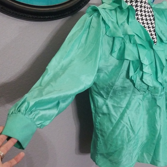 Gorgeous VTG Ruffled Silk Blouse - Picture 3 of 8